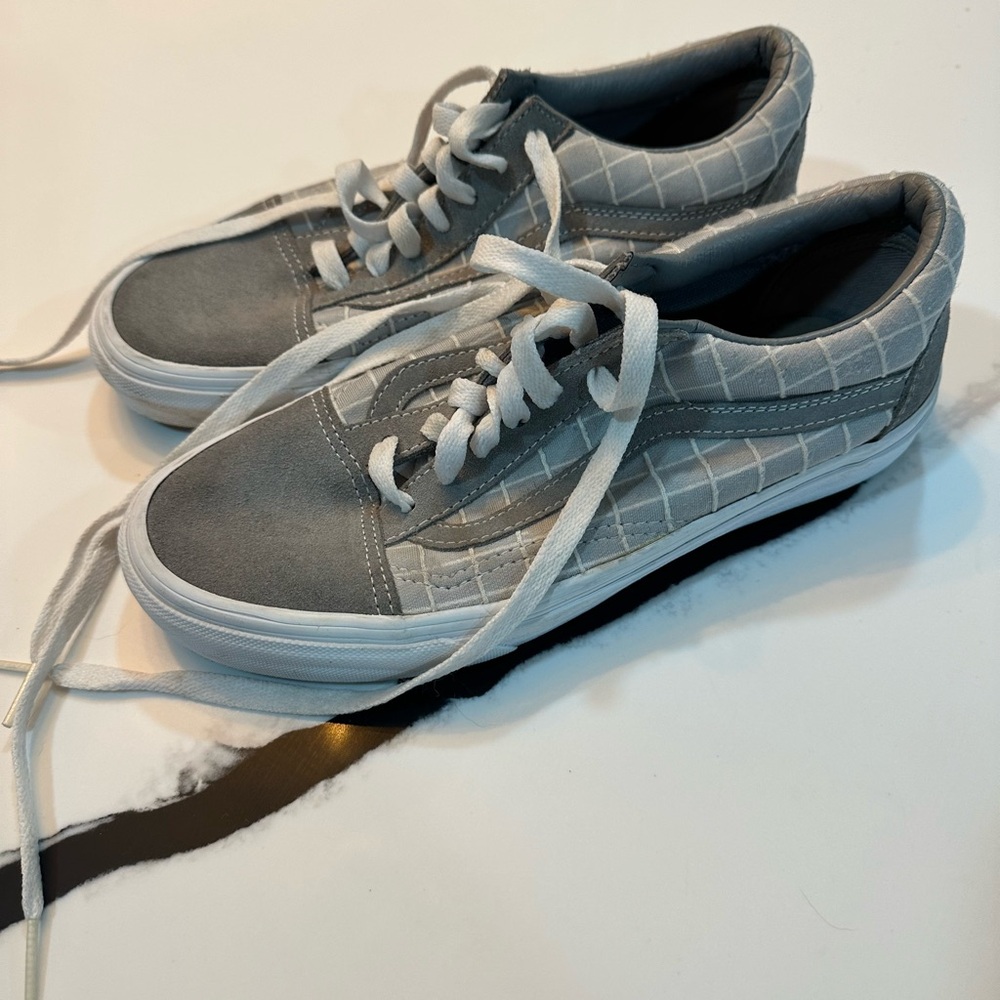 VANS - Grey Suede & Cream checkered Vans Lace-Up - 6M / 7.5W